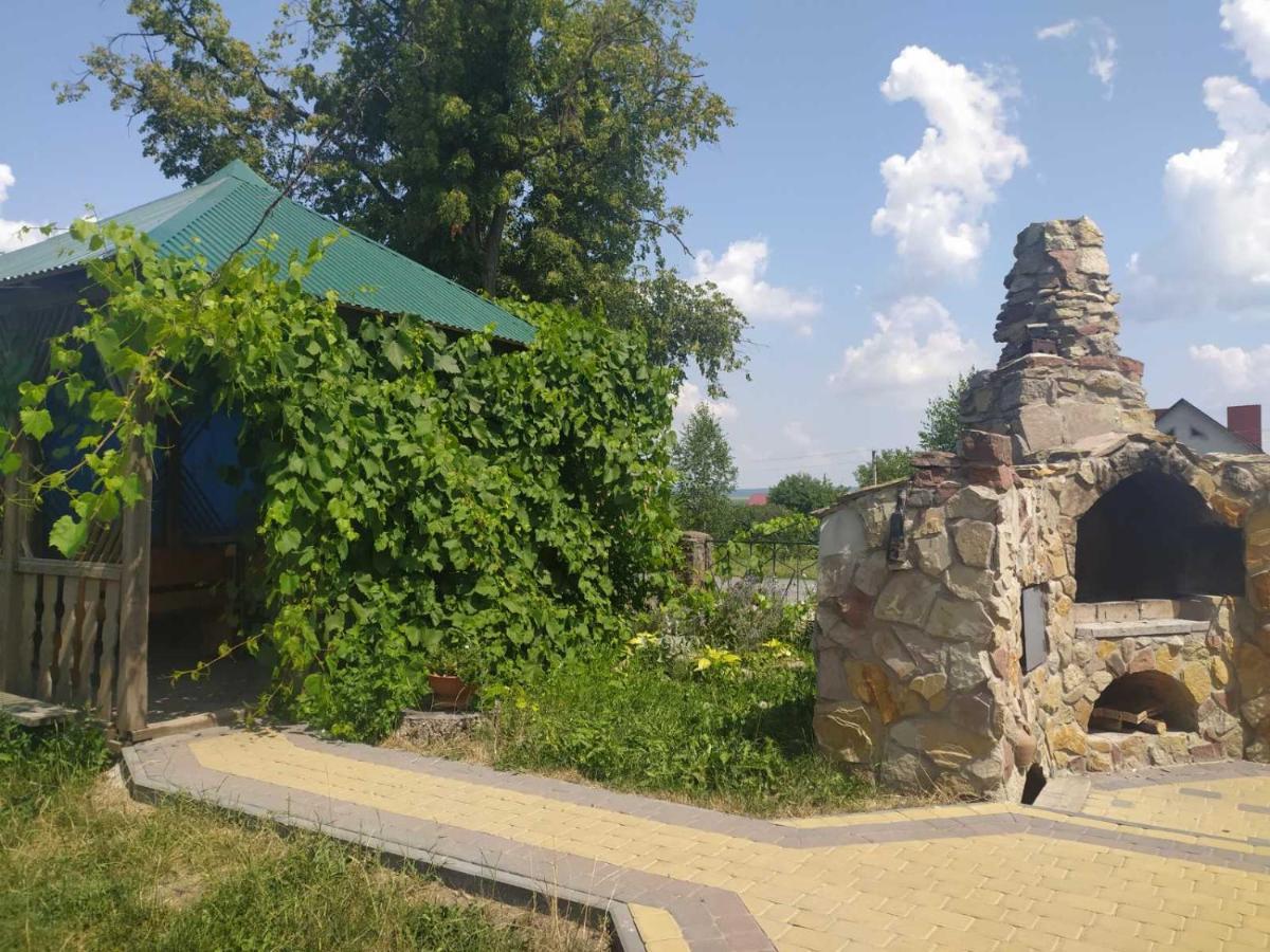 Лісова Пісня Апартаменти Husyatyn Exterior photo